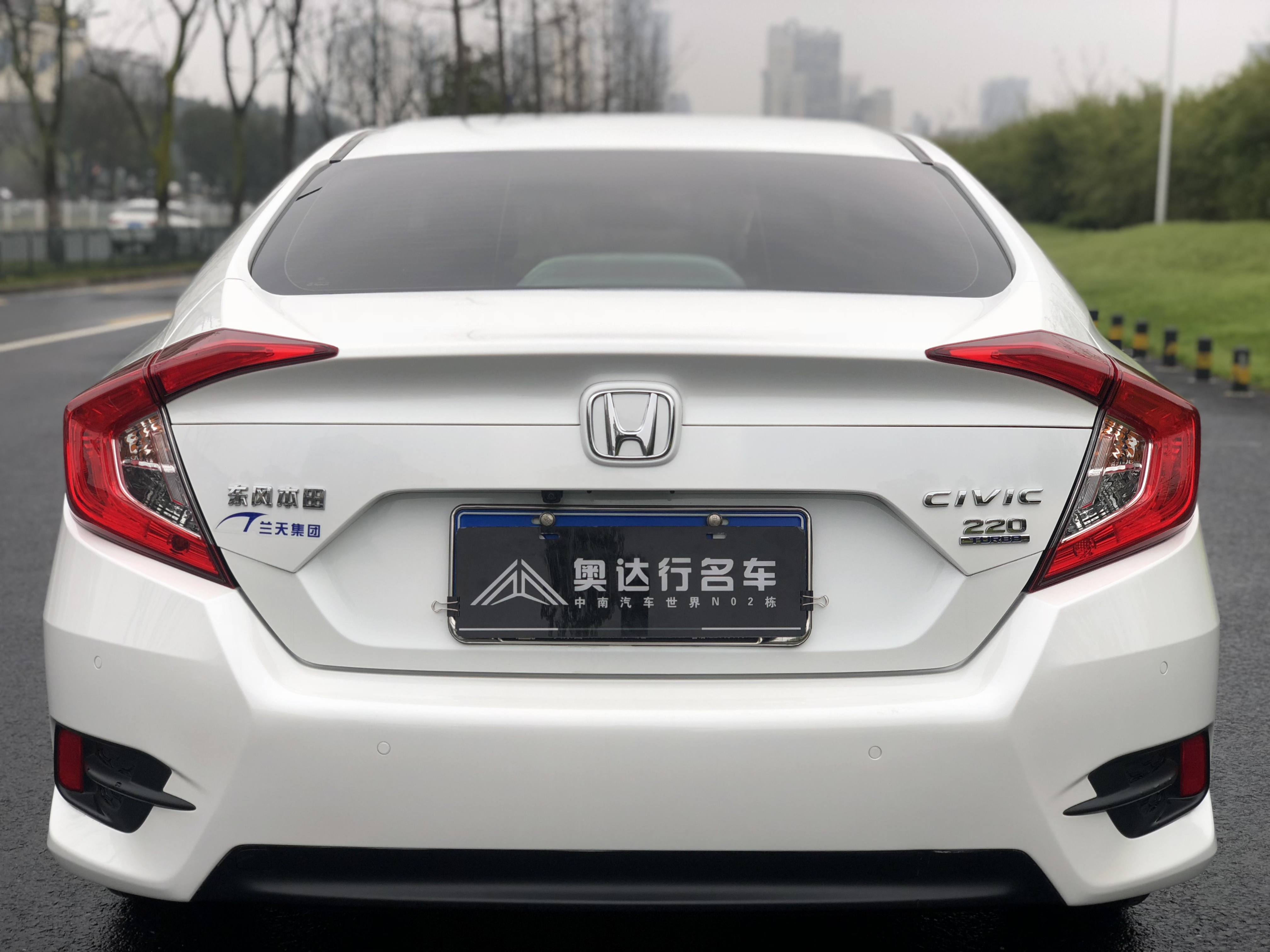 Honda Civic 2016 220TURBO Automatic Luxury Edition