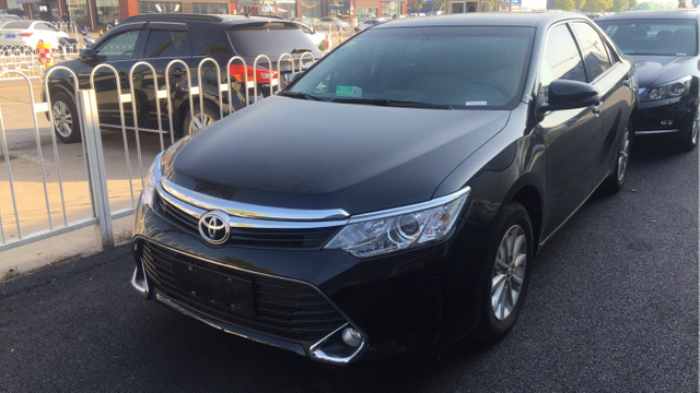 Toyota Camry 2016 2.0E 