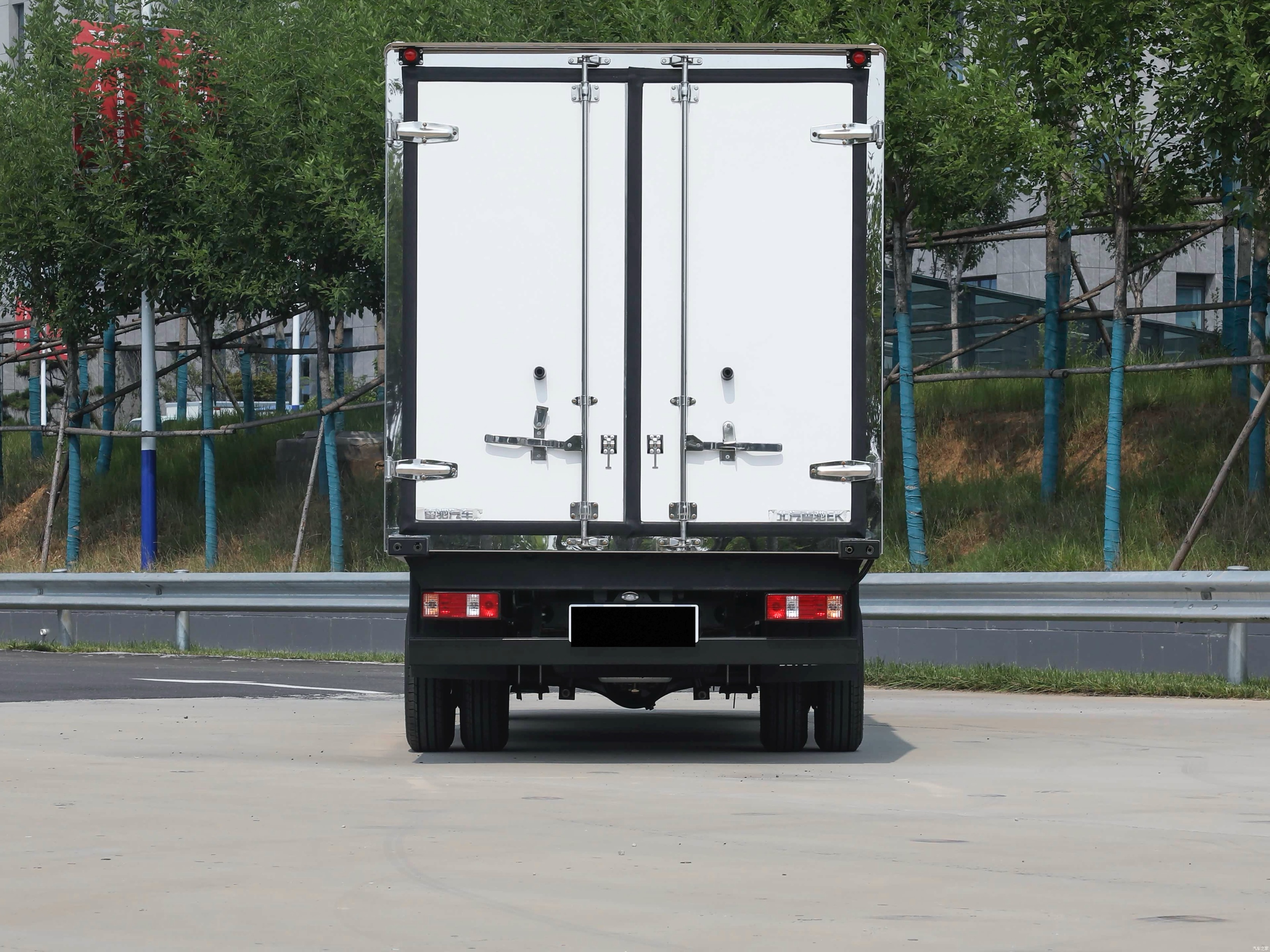 BAW Reach T30 Cargo Box 281km