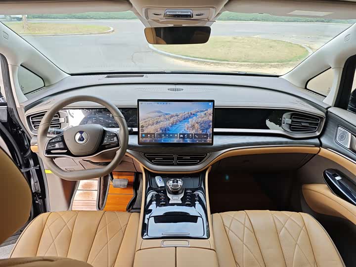 Tengshi D9 2022 DM-i 970 4WD Prestige Edition