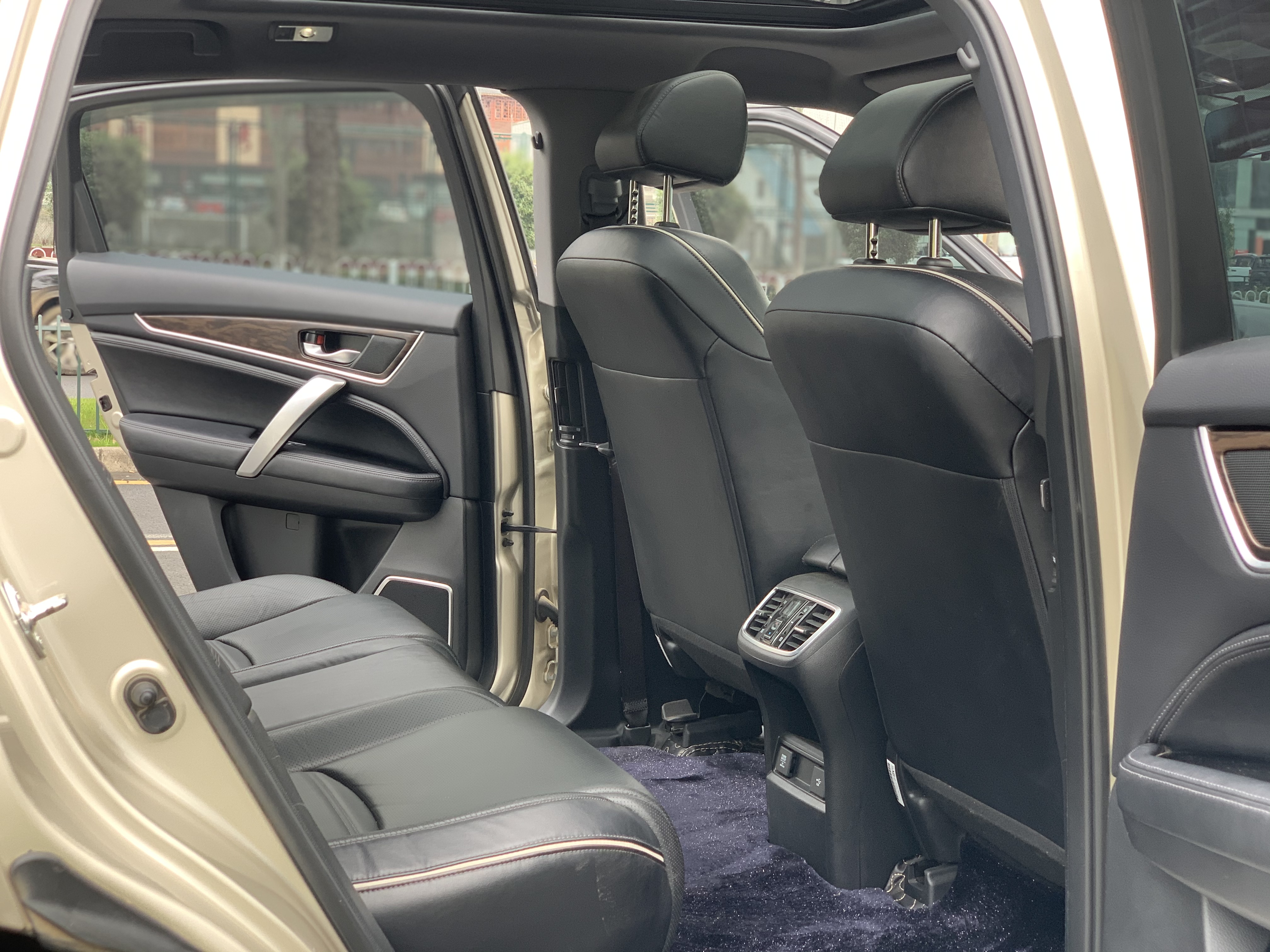 Honda UR-V 2017 240TURBO 2WD Classic Edition