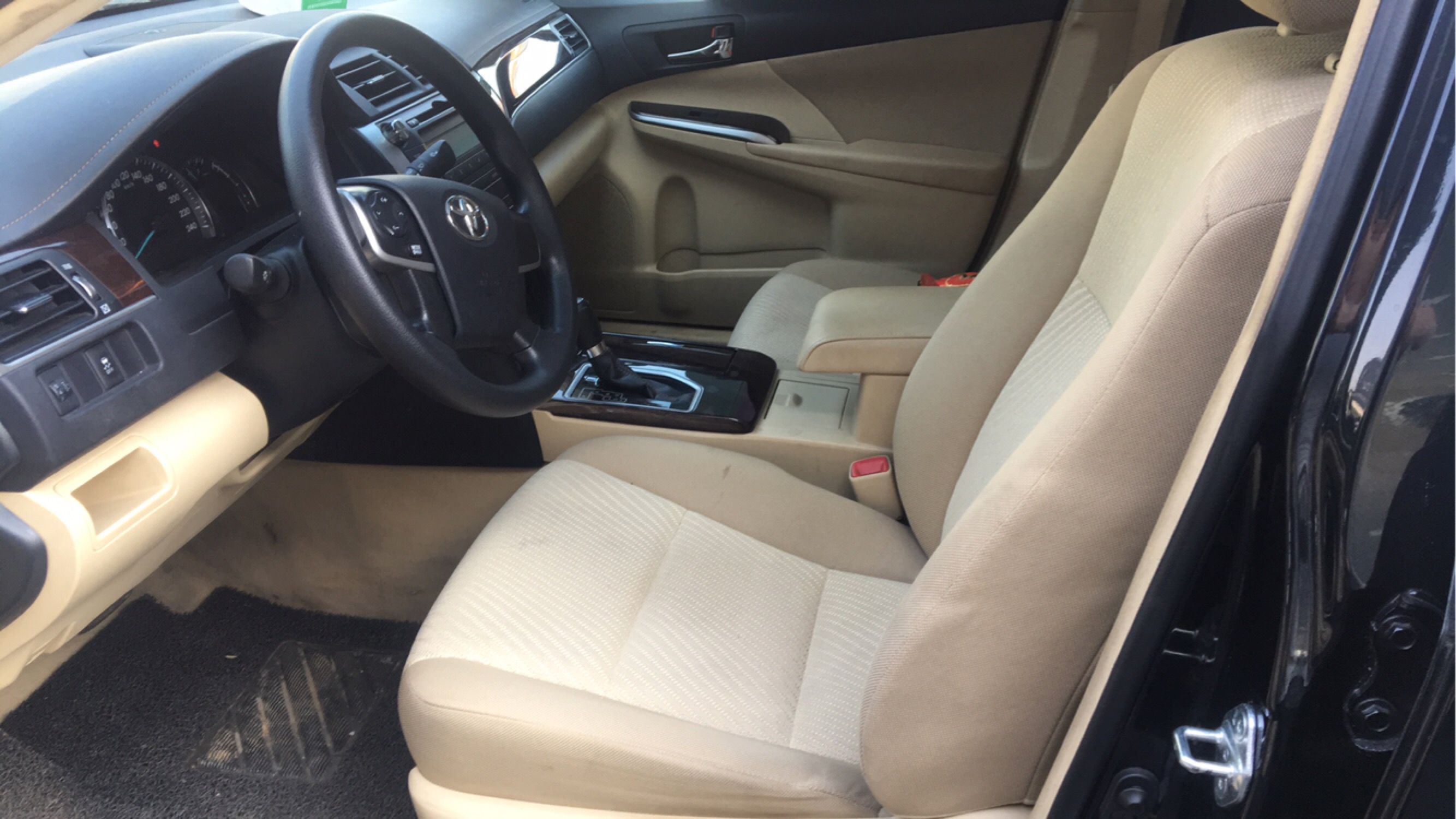 Toyota Camry 2016 2.0E 
