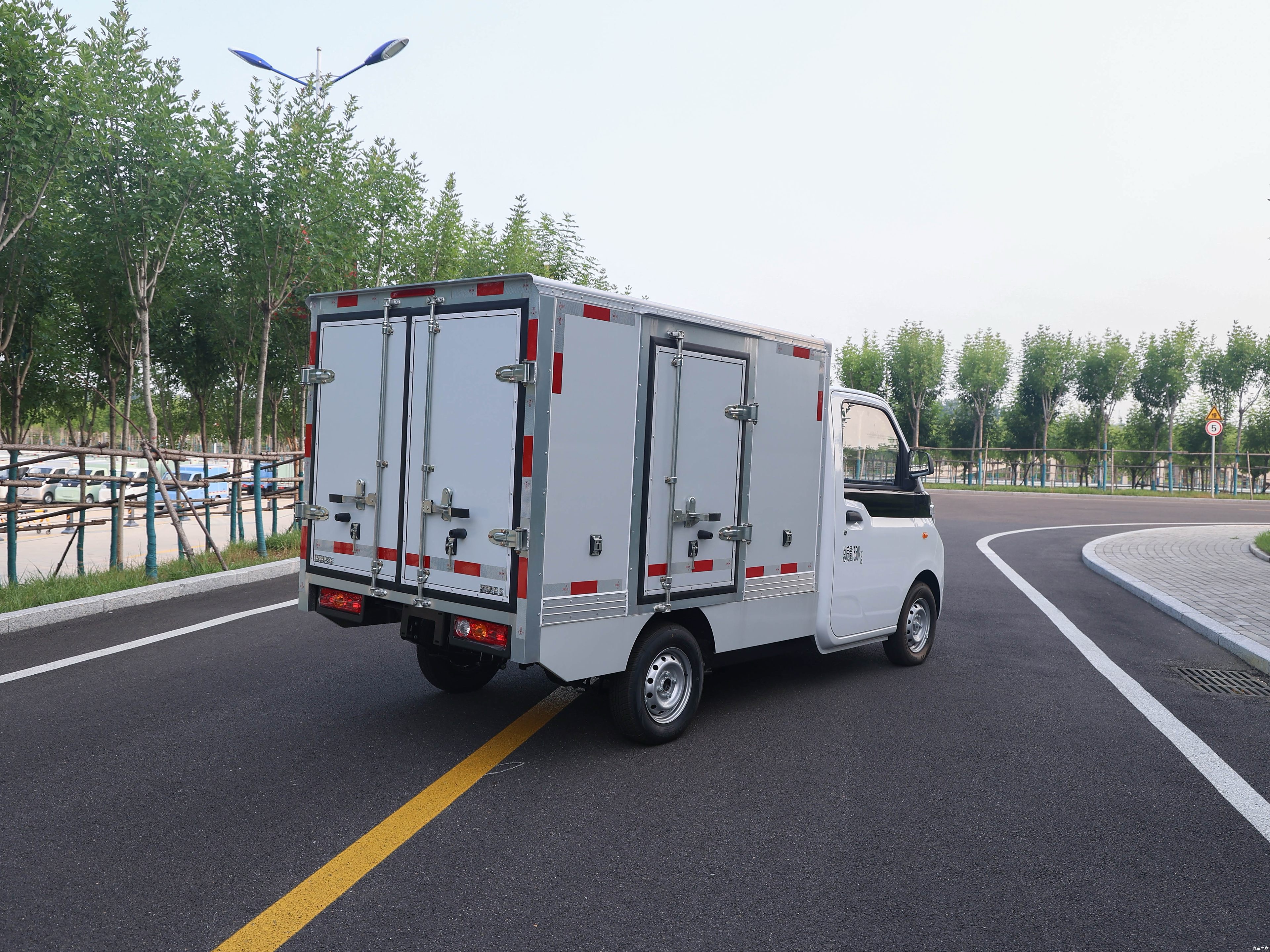 Reach Ren T10 2025 150km cargo box