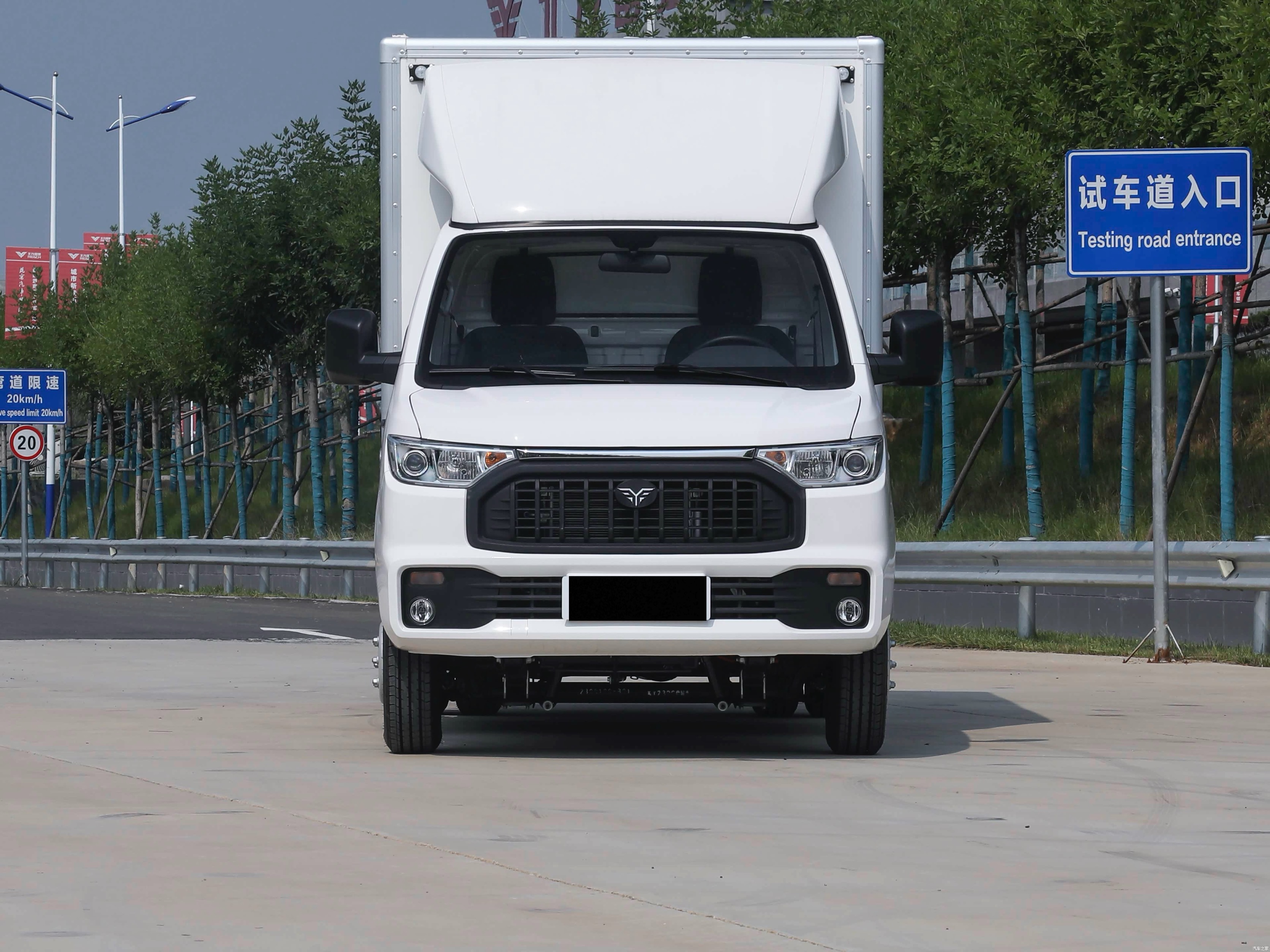 BAW Reach T30 Cargo Box 281km