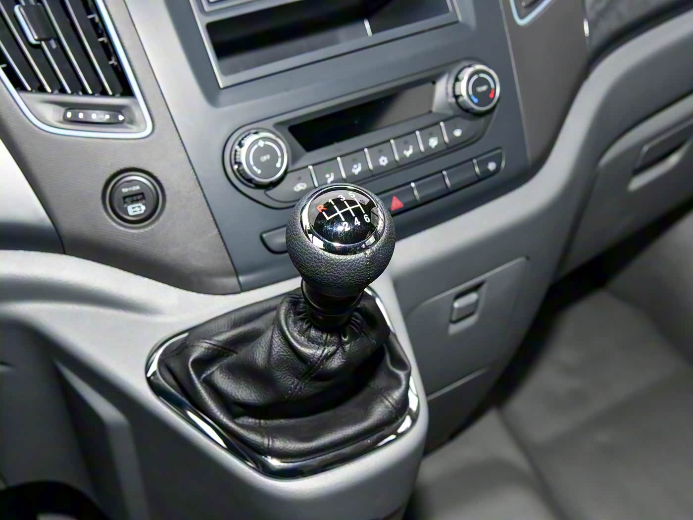 Foton 2025 Tourano Diesel And Gasoline Passenger Vehicles